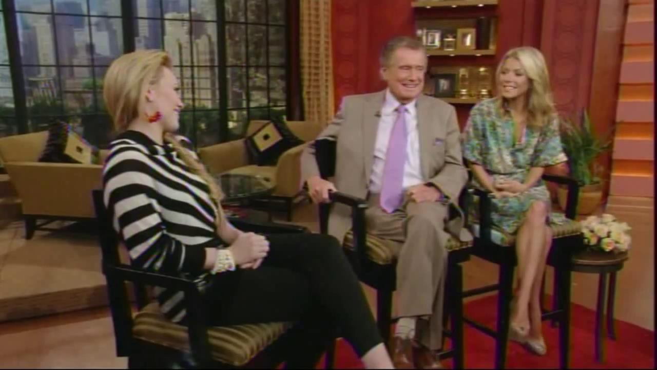 DailyDuff_dot_org__2010LiveWithRegisAndKelly00109.jpg DailyDuff_dot_org__2010LiveWithRegisAndKelly00109.jpg