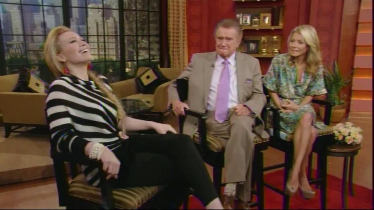 DailyDuff_dot_org__2010LiveWithRegisAndKelly00134.jpg DailyDuff_dot_org__2010LiveWithRegisAndKelly00134.jpg