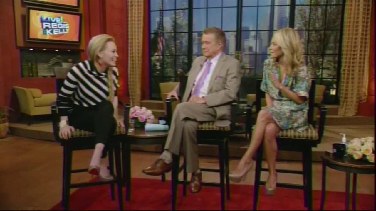 DailyDuff_dot_org__2010LiveWithRegisAndKelly00138.jpg DailyDuff_dot_org__2010LiveWithRegisAndKelly00138.jpg