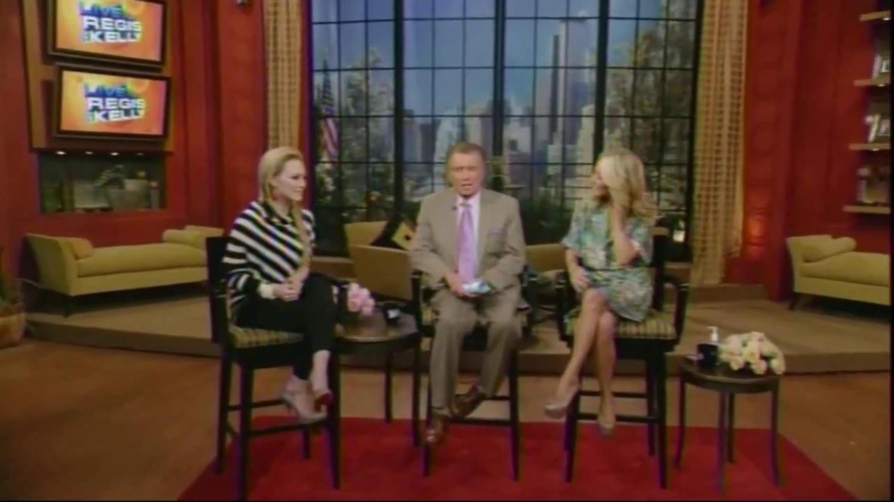 DailyDuff_dot_org__2010LiveWithRegisAndKelly00202.jpg