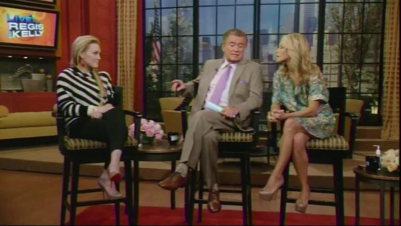 DailyDuff_dot_org__2010LiveWithRegisAndKelly00243.jpg DailyDuff_dot_org__2010LiveWithRegisAndKelly00243.jpg