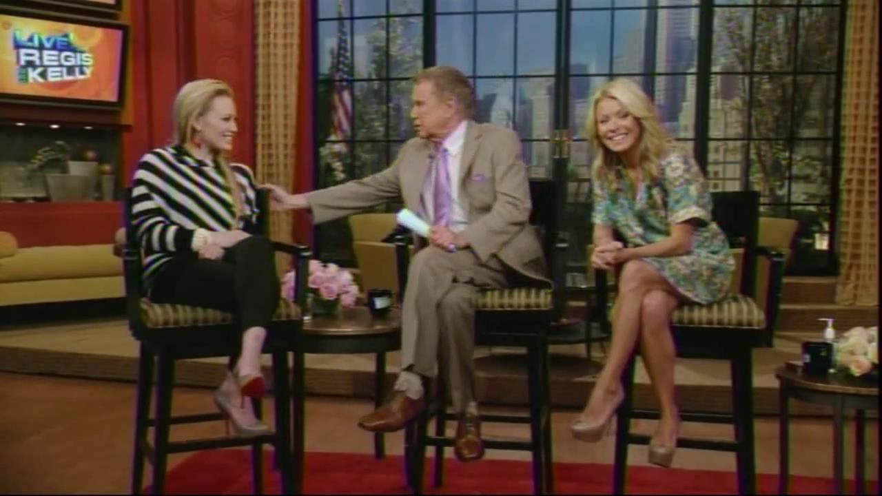 DailyDuff_dot_org__2010LiveWithRegisAndKelly00256.jpg DailyDuff_dot_org__2010LiveWithRegisAndKelly00256.jpg