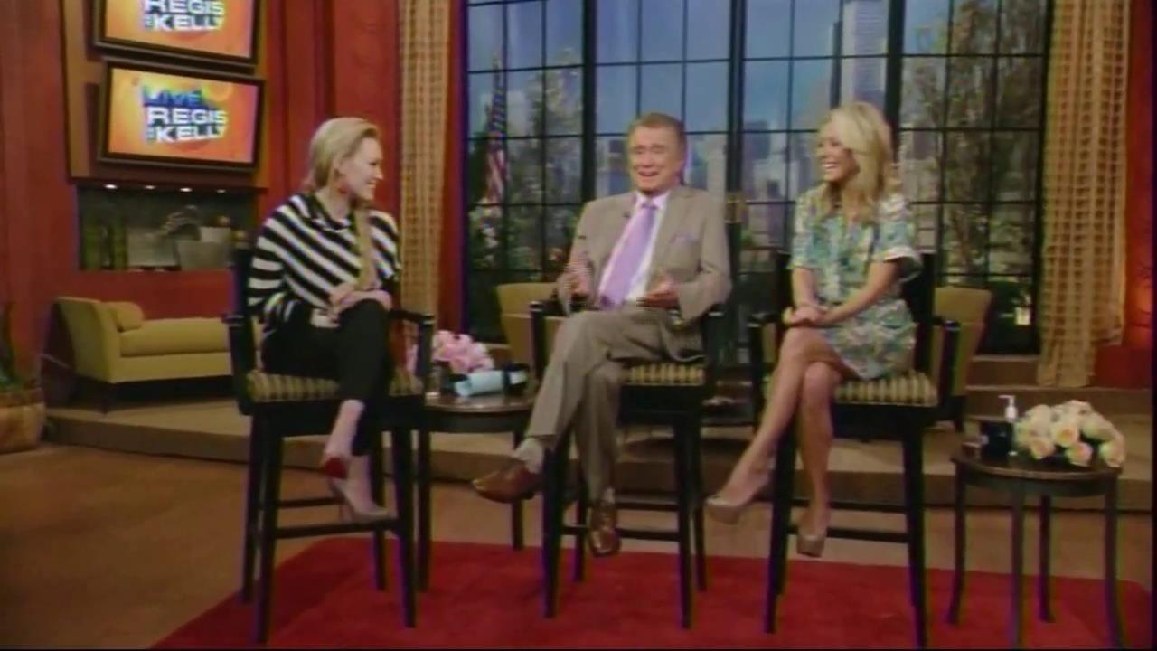 DailyDuff_dot_org__2010LiveWithRegisAndKelly00301.jpg DailyDuff_dot_org__2010LiveWithRegisAndKelly00301.jpg