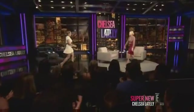 DailyDuff-dot-nl-ChelseaLately0152.jpg