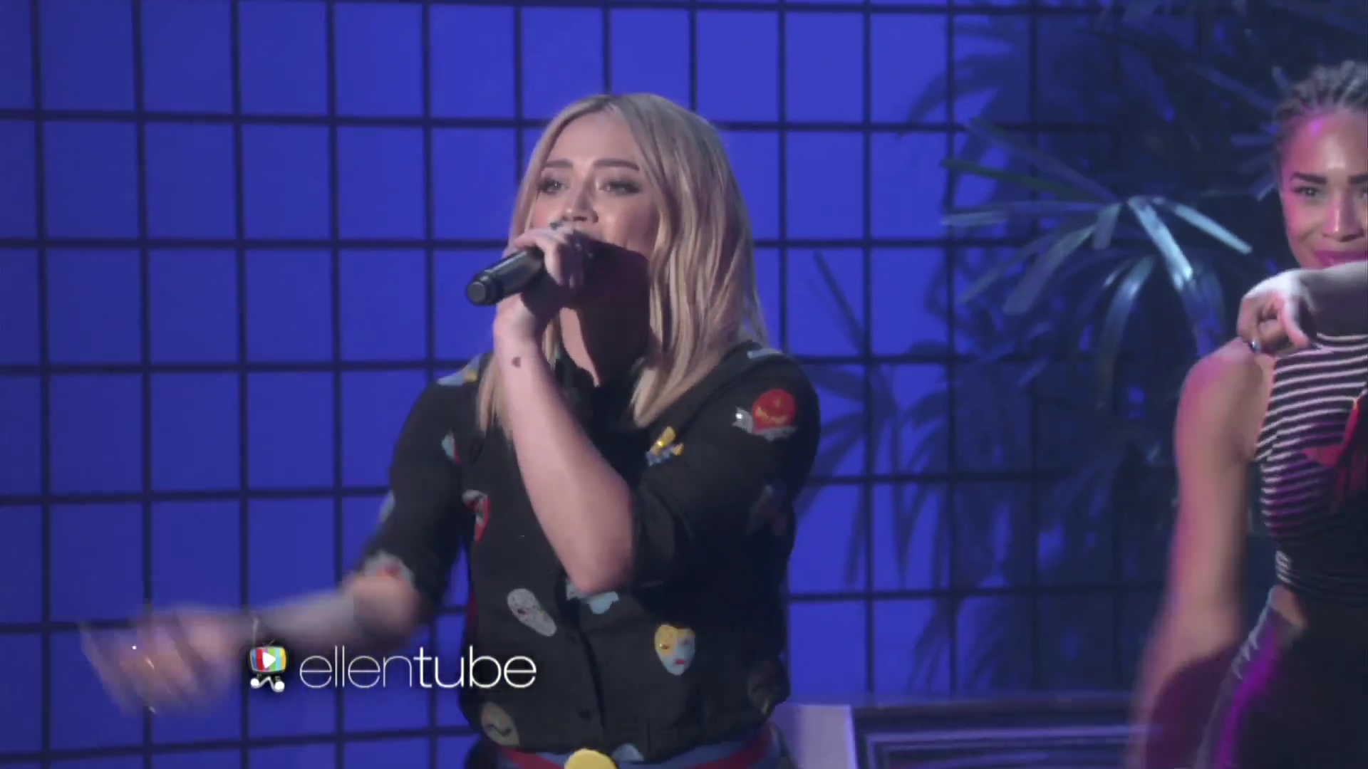 DailyDuff-dot-nl_2015Ellen-PreformingSparks0148.jpg DailyDuff-dot-nl_2015Ellen-PreformingSparks0148.jpg