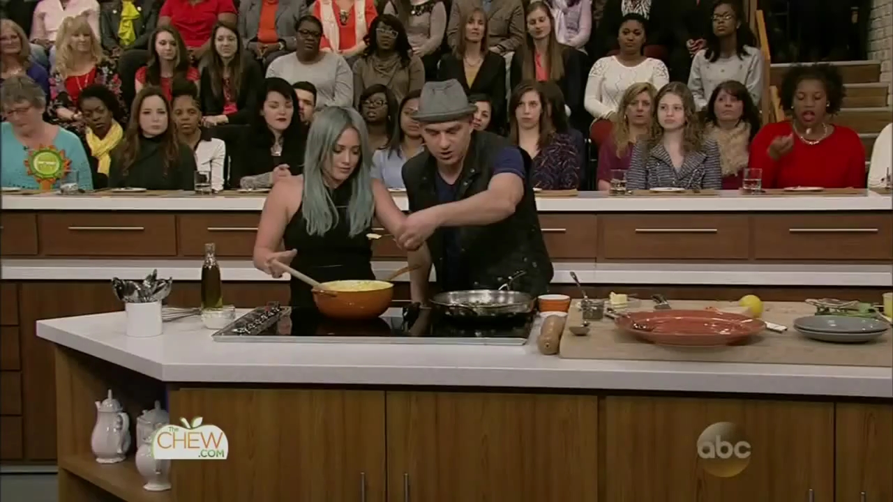 DailyDuff-dot-nl_2015TheChew0407.jpg