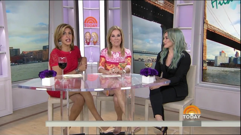 DailyDuff-dot-nl_2015TheTodayShow0015.jpg