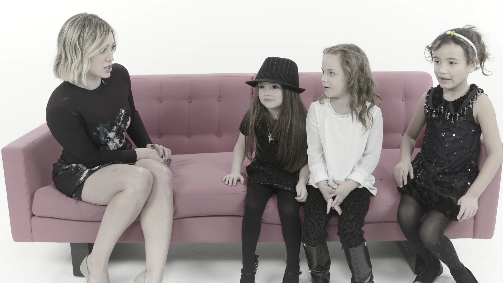 DailyDuff_dot_nl-2016Cosmopolitan-com_LittleGirlsGiveHilaryDuffAdvice0201.jpg