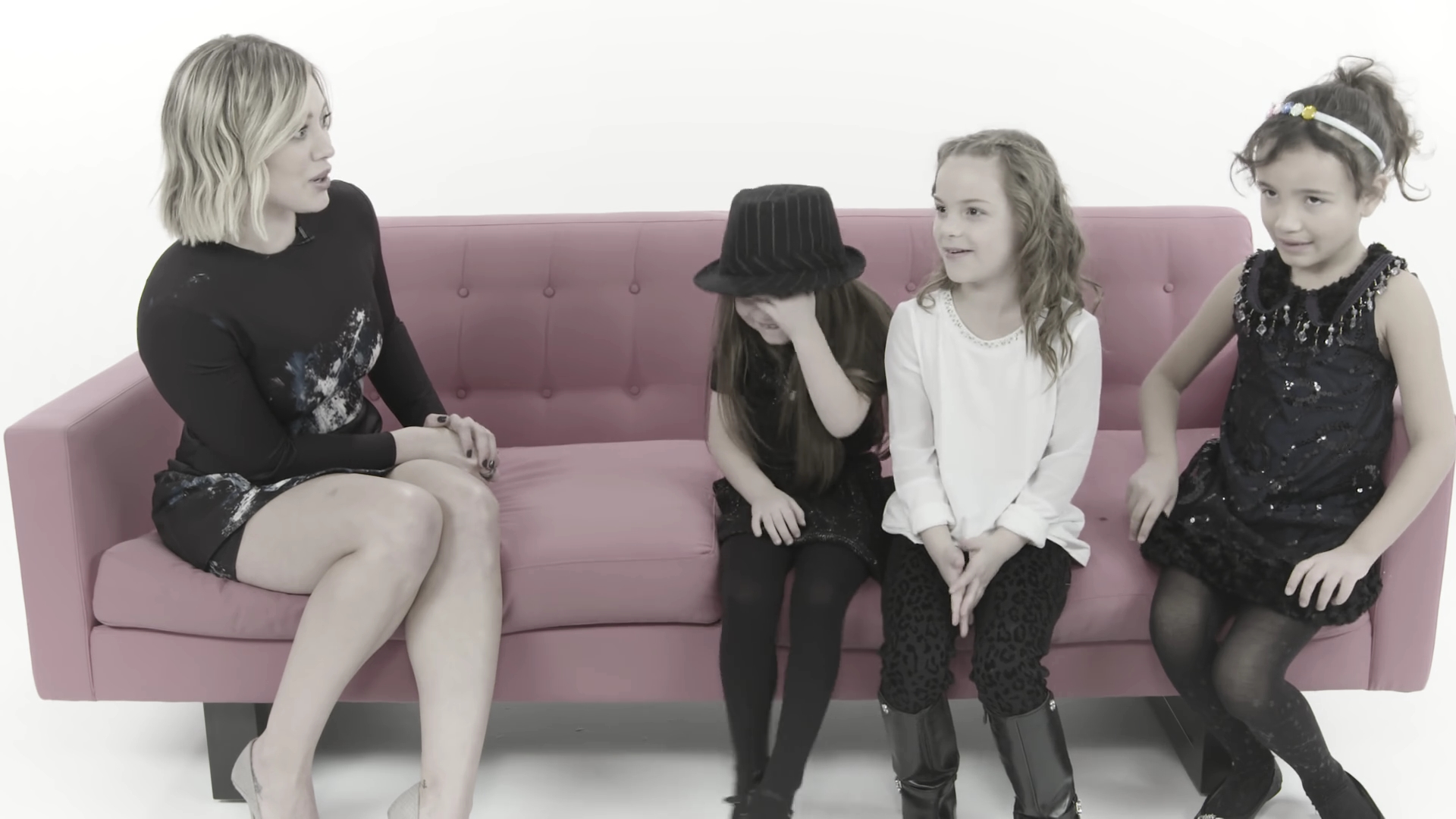 DailyDuff_dot_nl-2016Cosmopolitan-com_LittleGirlsGiveHilaryDuffAdvice0202.jpg