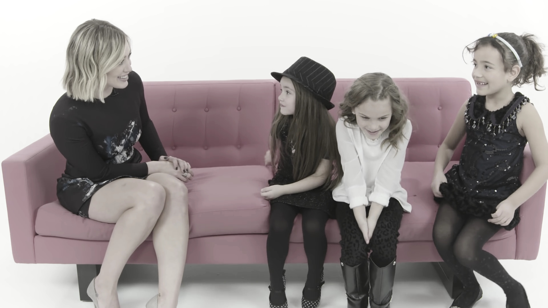 DailyDuff_dot_nl-2016Cosmopolitan-com_LittleGirlsGiveHilaryDuffAdvice0205.jpg