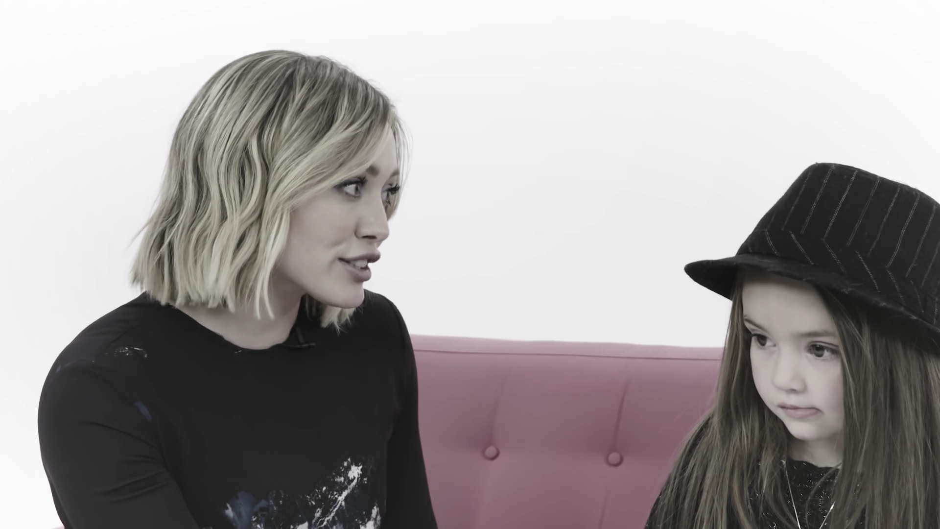 DailyDuff_dot_nl-2016Cosmopolitan-com_LittleGirlsGiveHilaryDuffAdvice0217.jpg