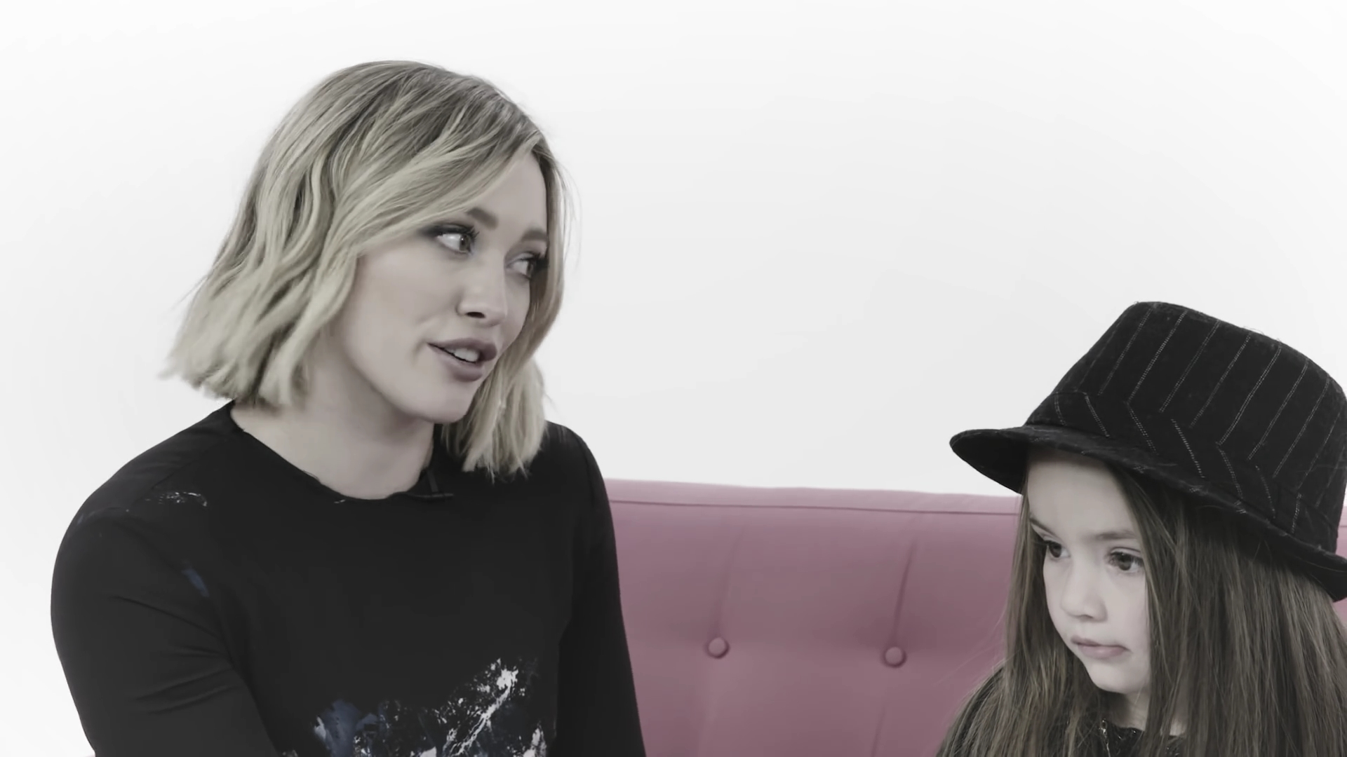 DailyDuff_dot_nl-2016Cosmopolitan-com_LittleGirlsGiveHilaryDuffAdvice0218.jpg