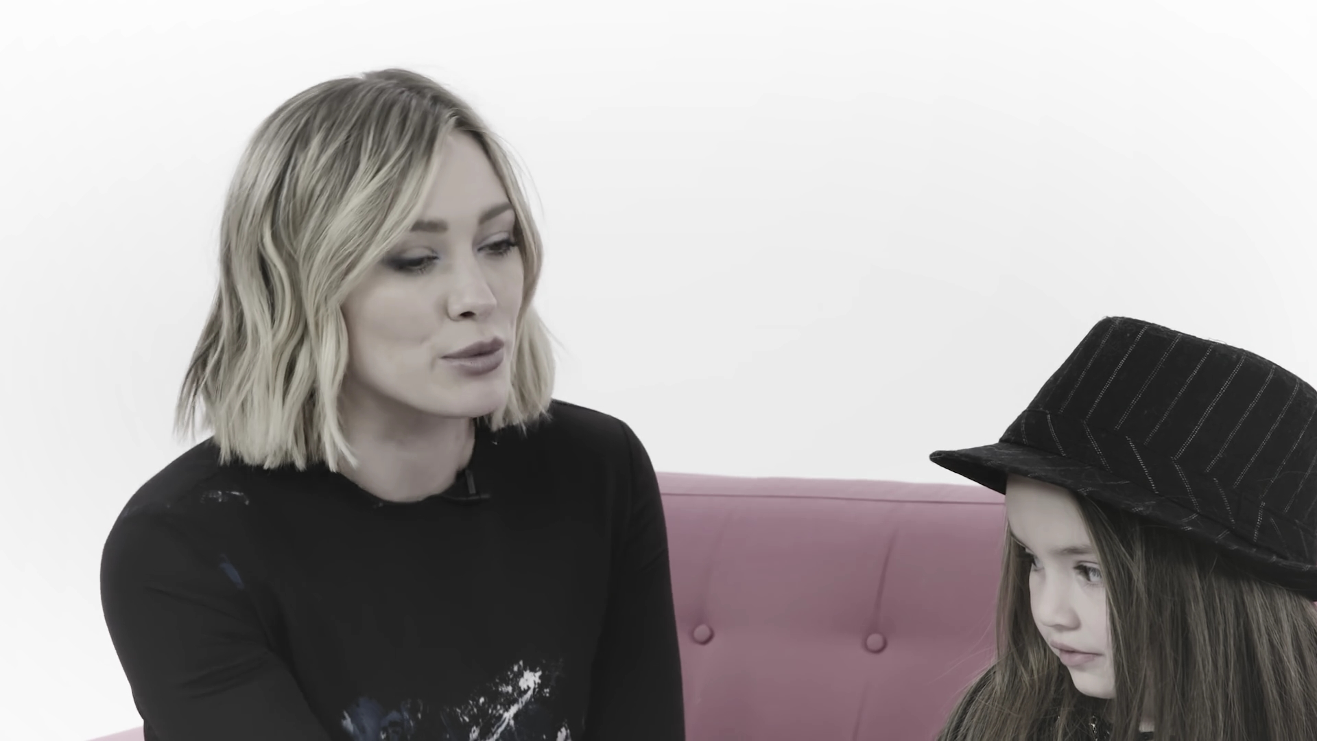 DailyDuff_dot_nl-2016Cosmopolitan-com_LittleGirlsGiveHilaryDuffAdvice0221.jpg