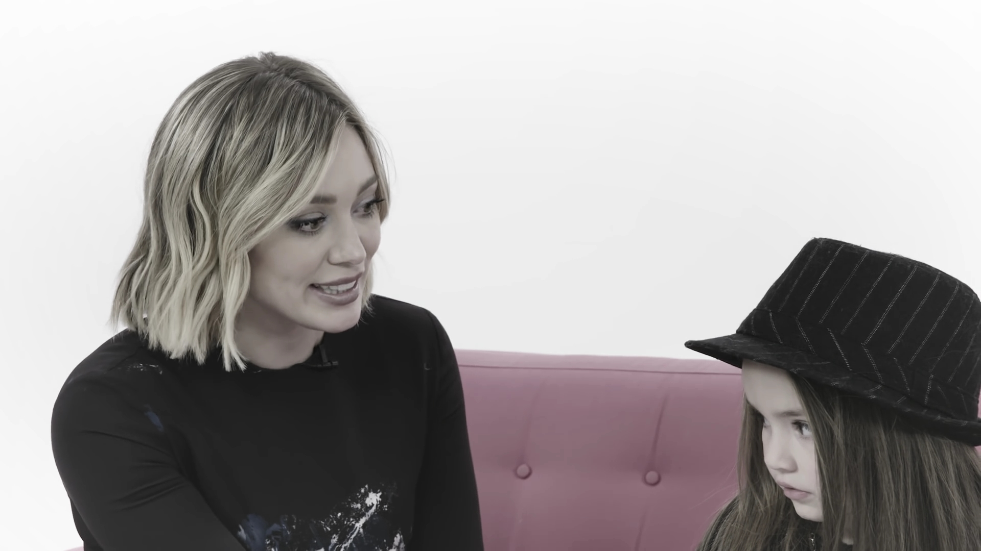 DailyDuff_dot_nl-2016Cosmopolitan-com_LittleGirlsGiveHilaryDuffAdvice0222.jpg