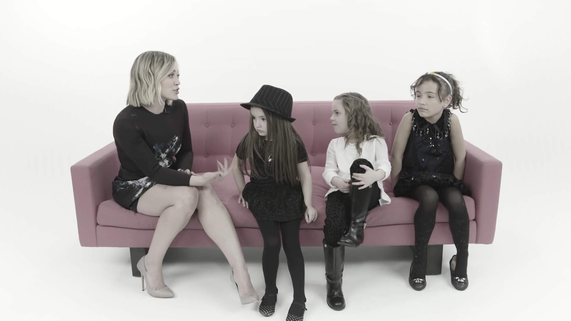 DailyDuff_dot_nl-2016Cosmopolitan-com_LittleGirlsGiveHilaryDuffAdvice0223.jpg