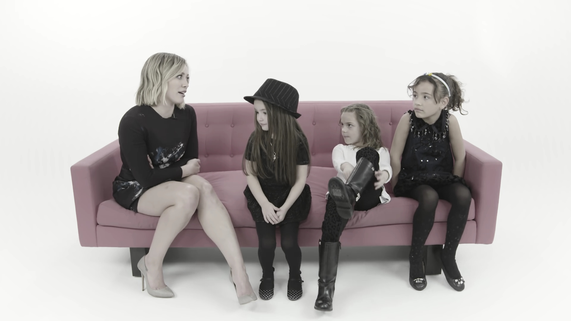 DailyDuff_dot_nl-2016Cosmopolitan-com_LittleGirlsGiveHilaryDuffAdvice0225.jpg