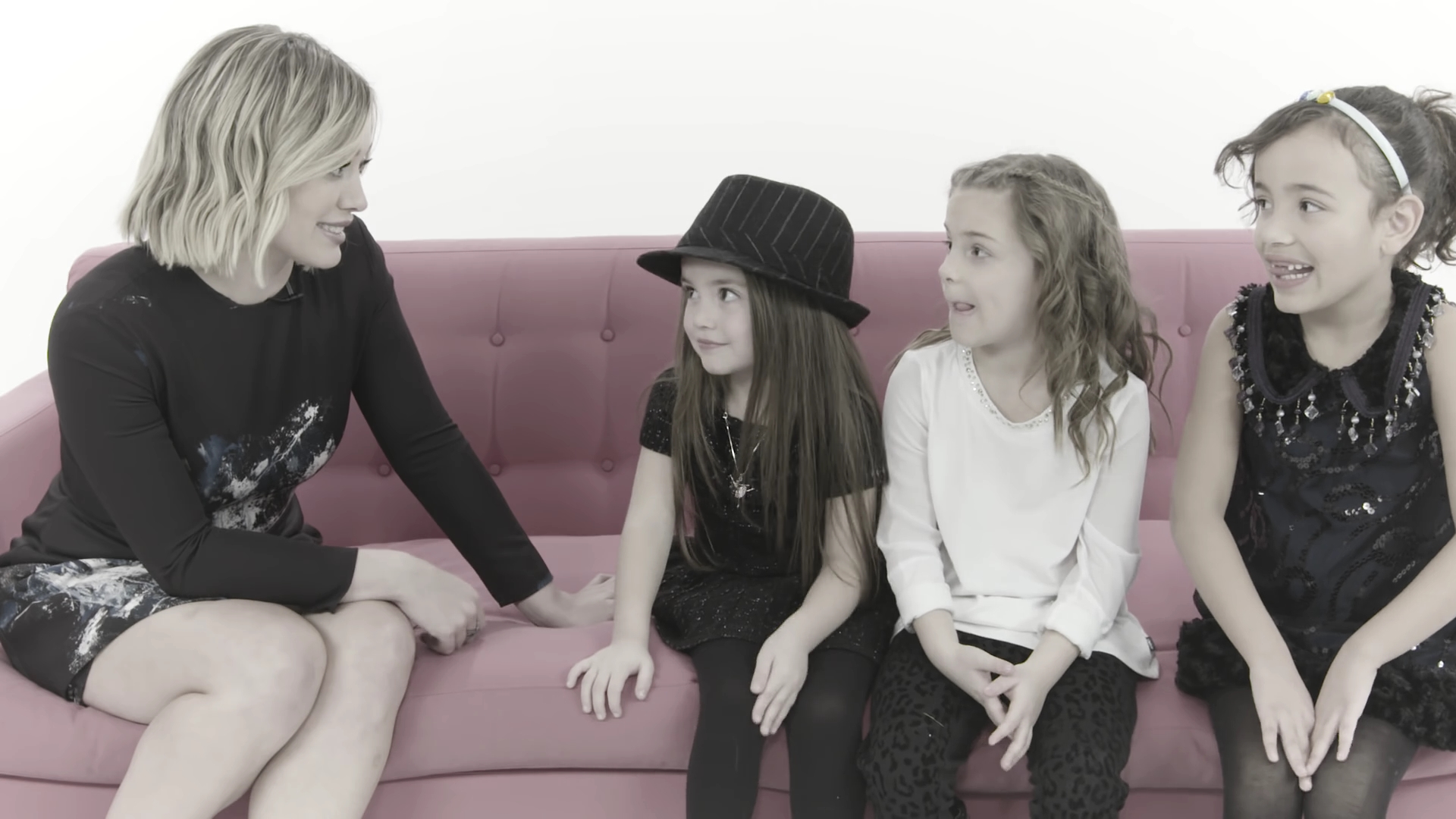 DailyDuff_dot_nl-2016Cosmopolitan-com_LittleGirlsGiveHilaryDuffAdvice0278.jpg