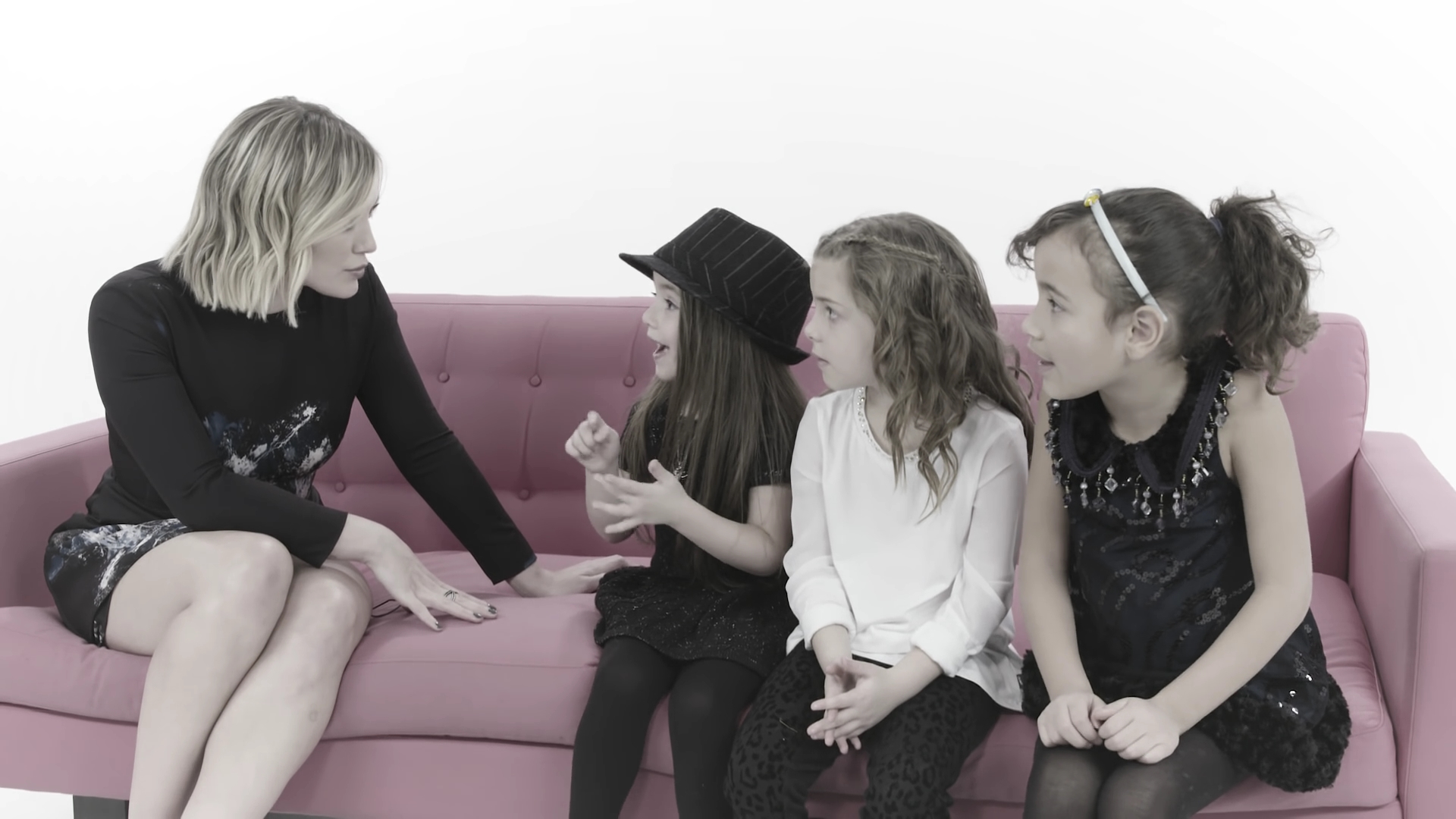 DailyDuff_dot_nl-2016Cosmopolitan-com_LittleGirlsGiveHilaryDuffAdvice0285.jpg