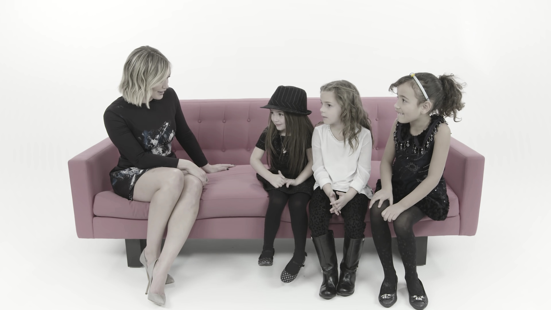 DailyDuff_dot_nl-2016Cosmopolitan-com_LittleGirlsGiveHilaryDuffAdvice0287.jpg