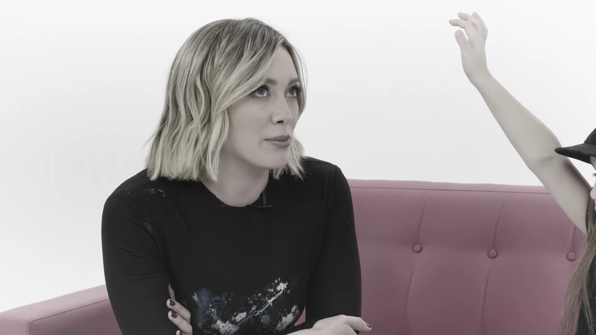 DailyDuff_dot_nl-2016Cosmopolitan-com_LittleGirlsGiveHilaryDuffAdvice0298.jpg
