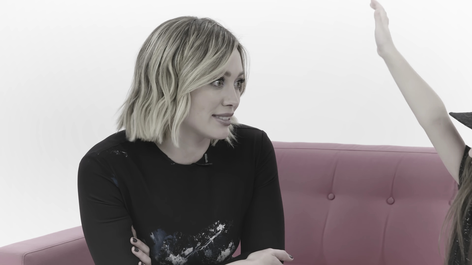 DailyDuff_dot_nl-2016Cosmopolitan-com_LittleGirlsGiveHilaryDuffAdvice0299.jpg