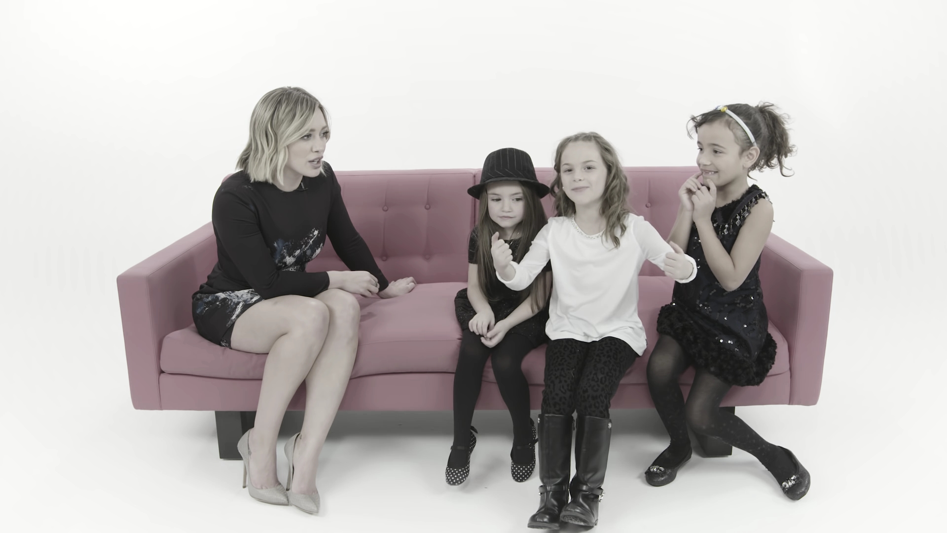 DailyDuff_dot_nl-2016Cosmopolitan-com_LittleGirlsGiveHilaryDuffAdvice0314.jpg