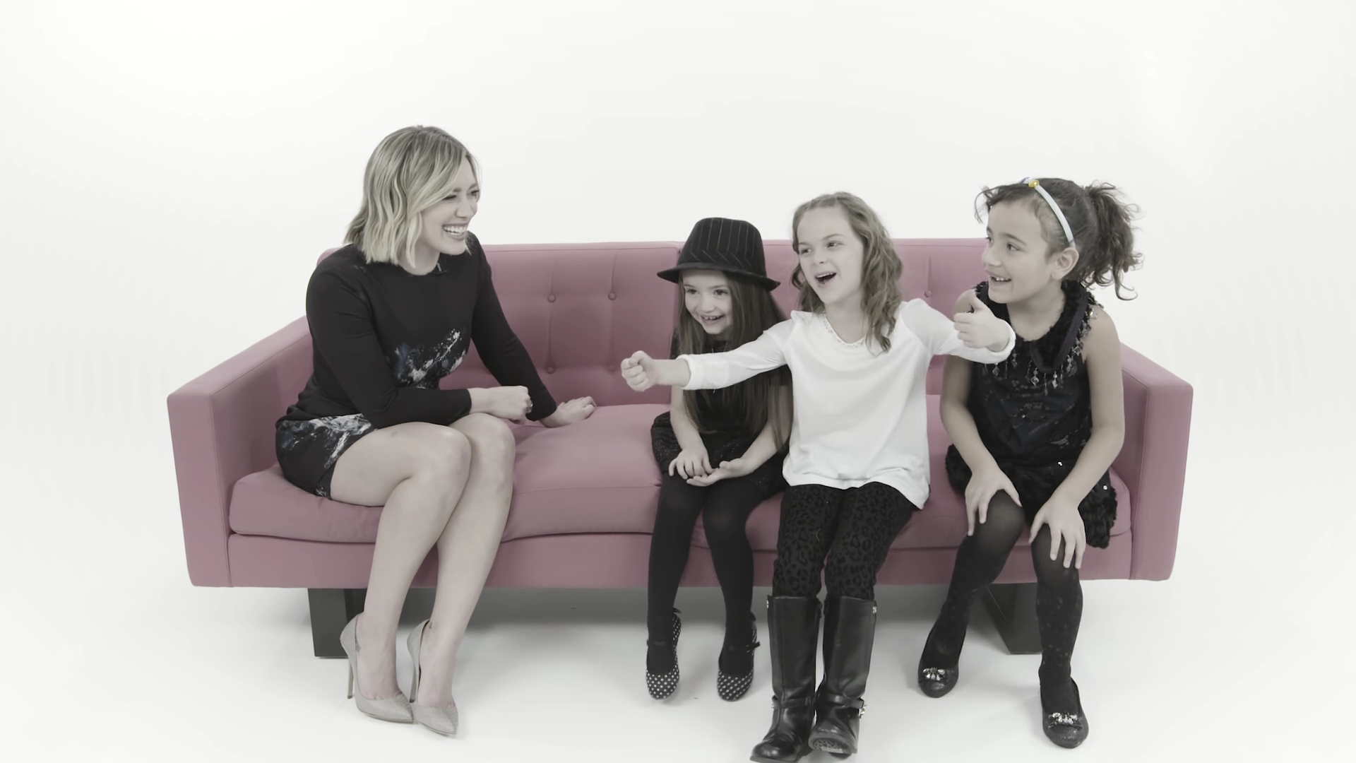 DailyDuff_dot_nl-2016Cosmopolitan-com_LittleGirlsGiveHilaryDuffAdvice0316.jpg
