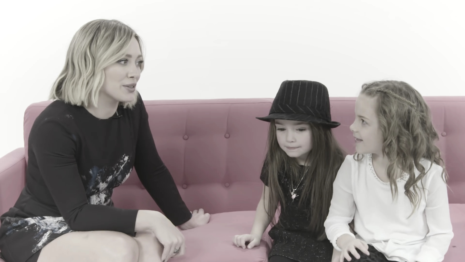 DailyDuff_dot_nl-2016Cosmopolitan-com_LittleGirlsGiveHilaryDuffAdvice0353.jpg