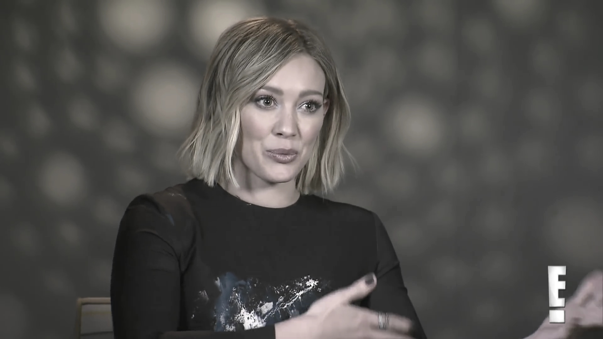 DailyDuff_dot_nl-2016Enews_HilaryDuffCantDecideBetweenMusicorMotherhood0024.jpg