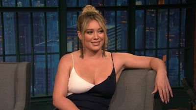 DailyDuff-dot-NL_2017LateNightWithSethMeyers0135.jpg