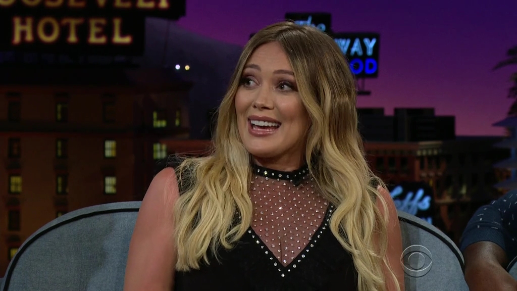 DailyDuff-dot-nl_2018TheLateLateShowWithJamesCorden0877.jpg DailyDuff-dot-nl_2018TheLateLateShowWithJamesCorden0877.jpg