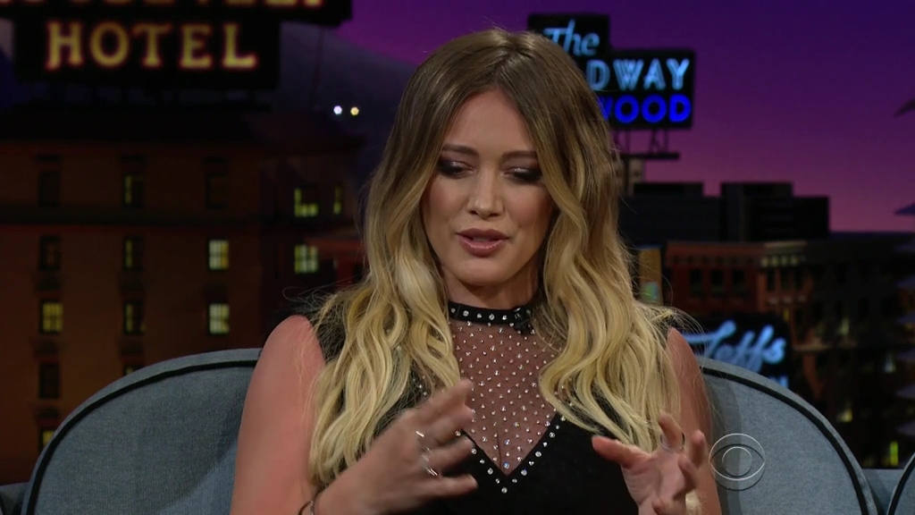 DailyDuff-dot-nl_2018TheLateLateShowWithJamesCorden1048.jpg DailyDuff-dot-nl_2018TheLateLateShowWithJamesCorden1048.jpg