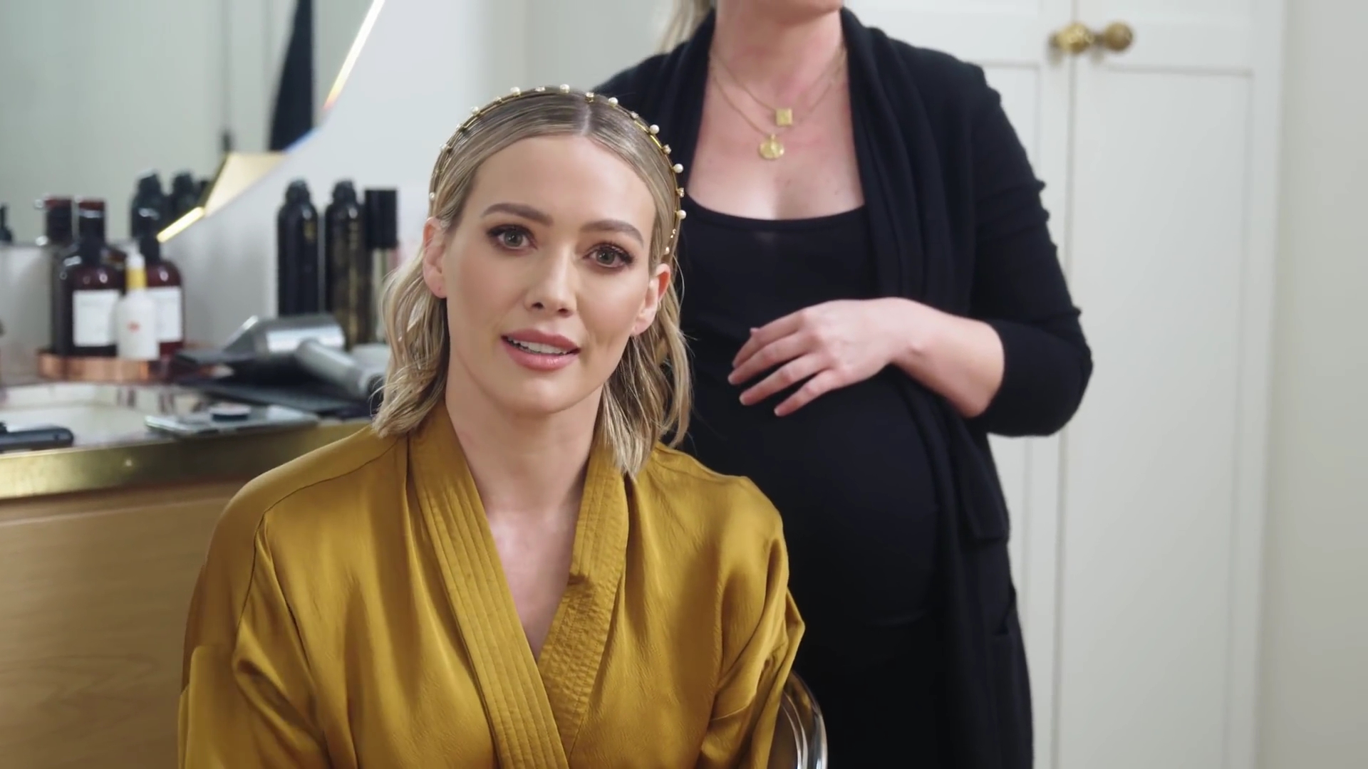 DailyDuff-dot-nl_2019Vogue-InsideWeddingDressFitting0394.jpg