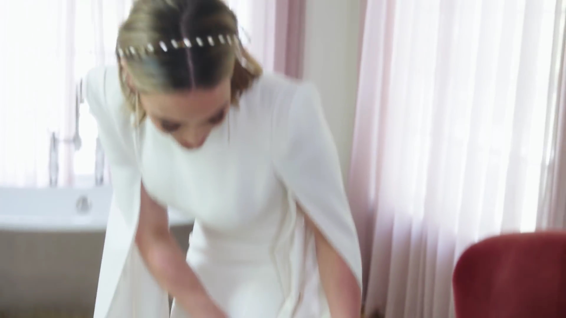 DailyDuff-dot-nl_2019Vogue-InsideWeddingDressFitting0635.jpg