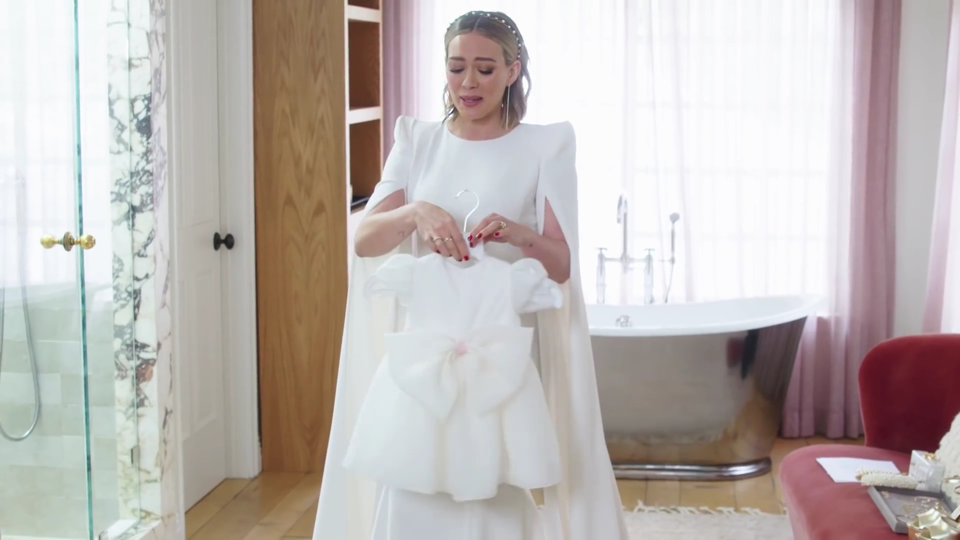 DailyDuff-dot-nl_2019Vogue-InsideWeddingDressFitting0678.jpg