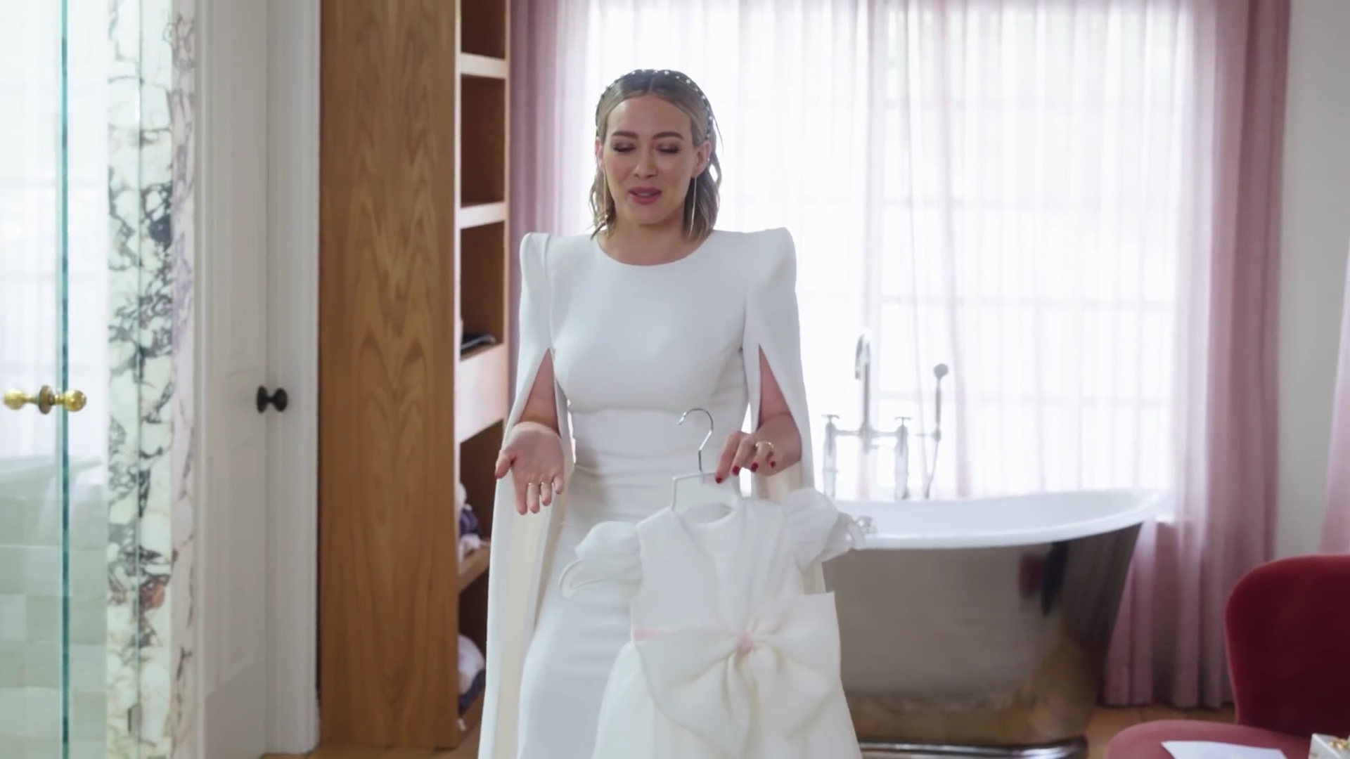 DailyDuff-dot-nl_2019Vogue-InsideWeddingDressFitting0692.jpg