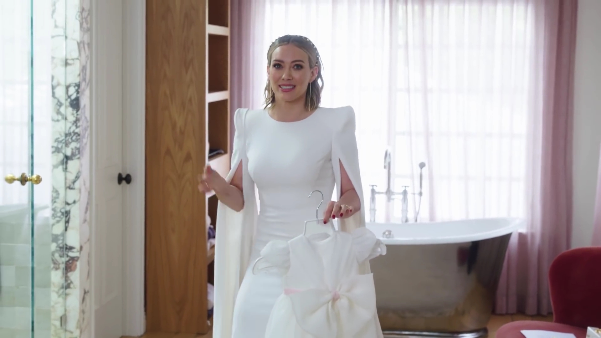 DailyDuff-dot-nl_2019Vogue-InsideWeddingDressFitting0693.jpg