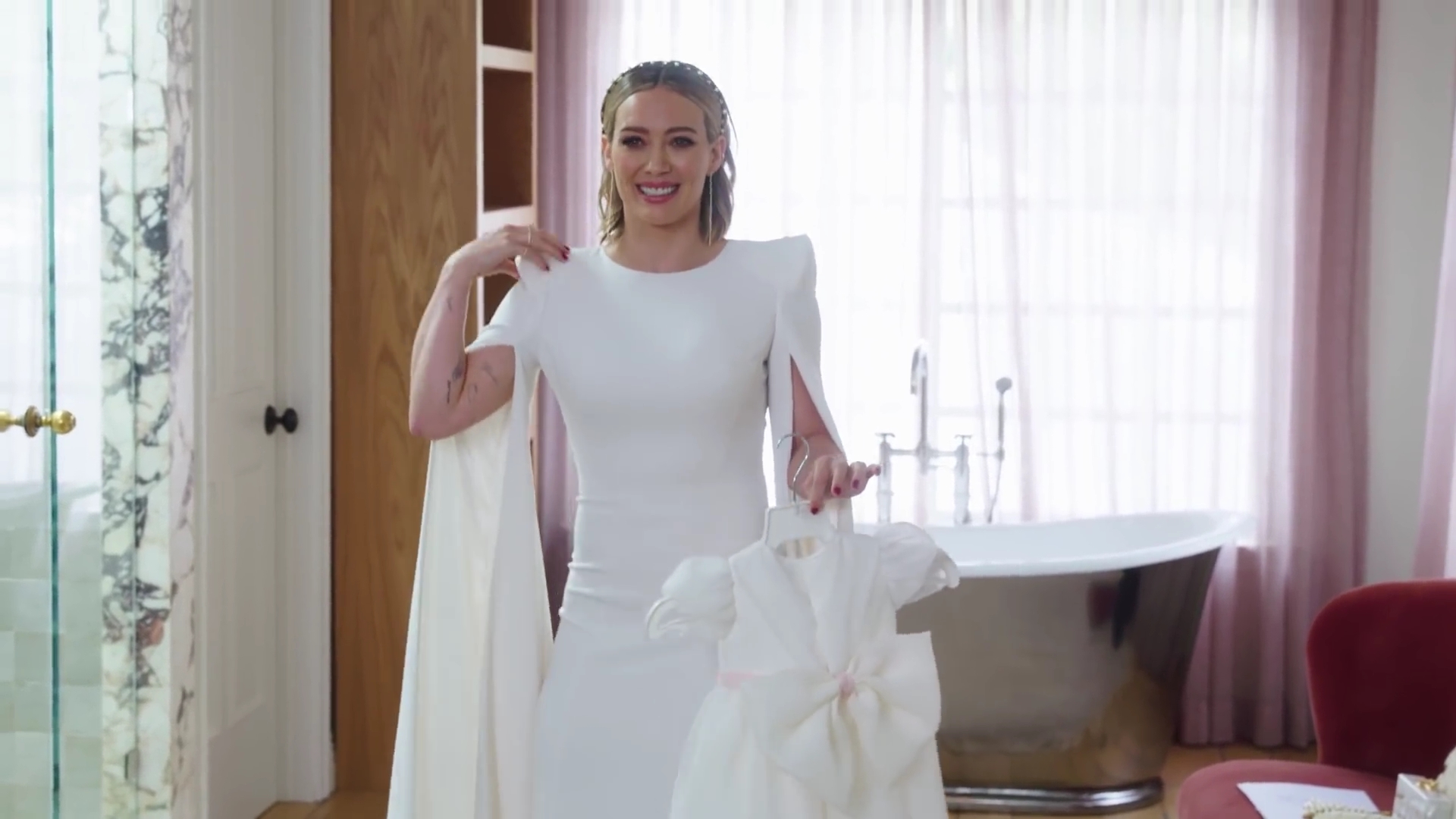 DailyDuff-dot-nl_2019Vogue-InsideWeddingDressFitting0697.jpg
