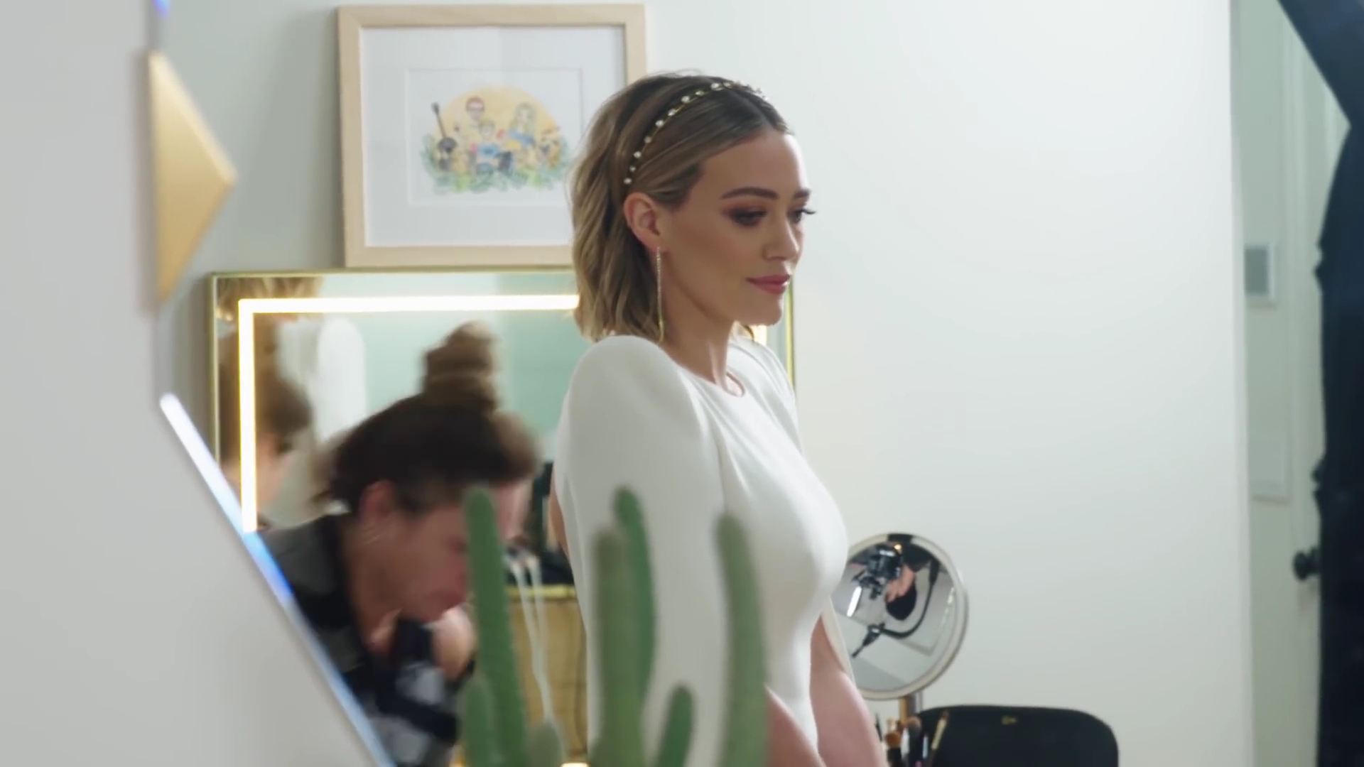 DailyDuff-dot-nl_2019Vogue-InsideWeddingDressFitting0712.jpg
