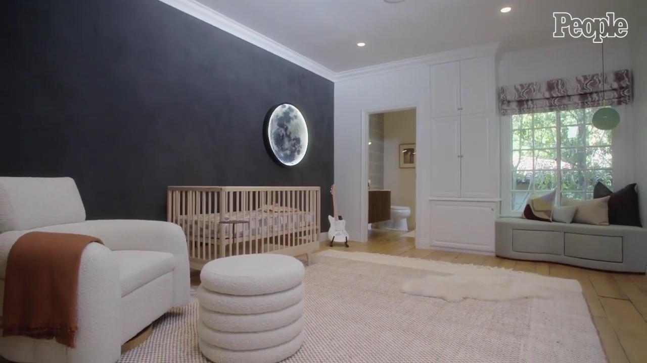 DailyDuff-dot-nl_2021PeopleMagazine-TouringMaesNursery0015.jpg