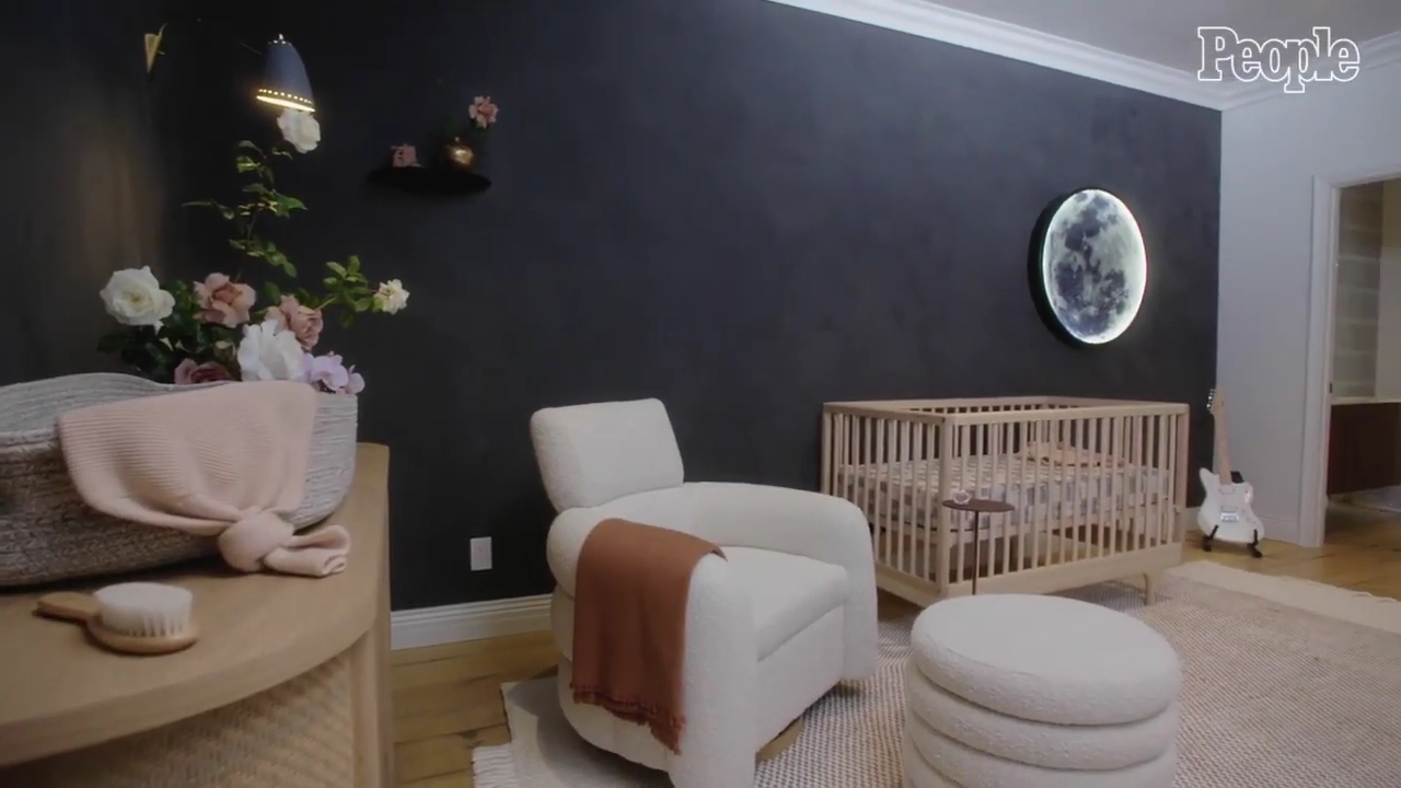 DailyDuff-dot-nl_2021PeopleMagazine-TouringMaesNursery0045.jpg