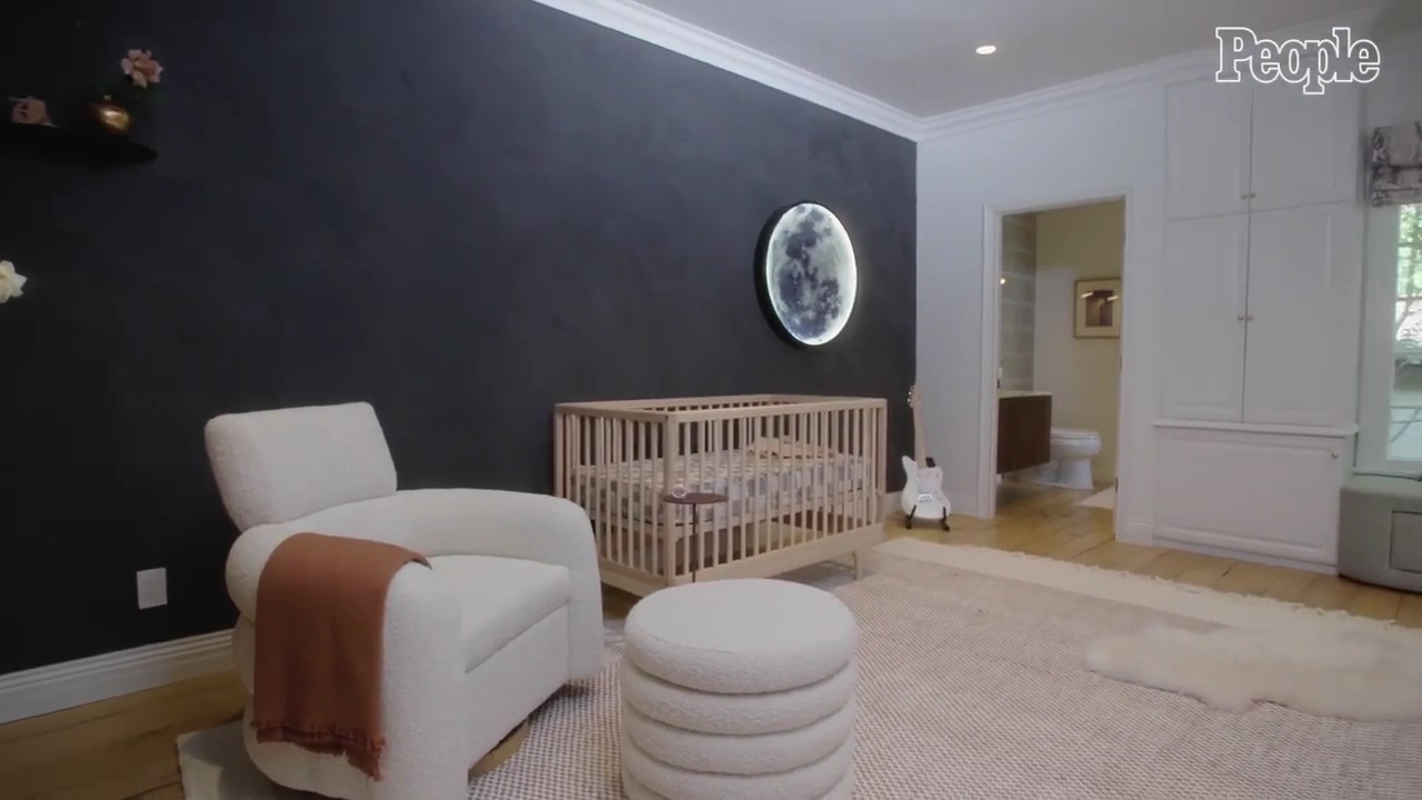 DailyDuff-dot-nl_2021PeopleMagazine-TouringMaesNursery0049.jpg