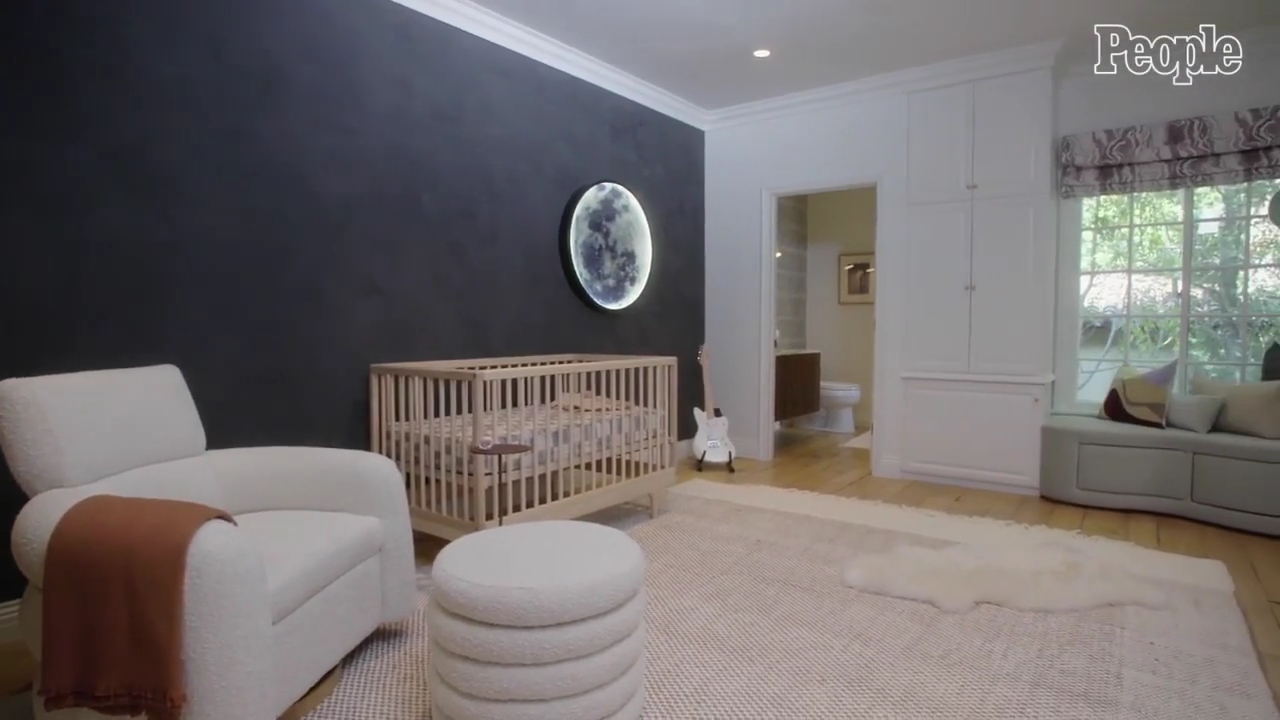 DailyDuff-dot-nl_2021PeopleMagazine-TouringMaesNursery0051.jpg