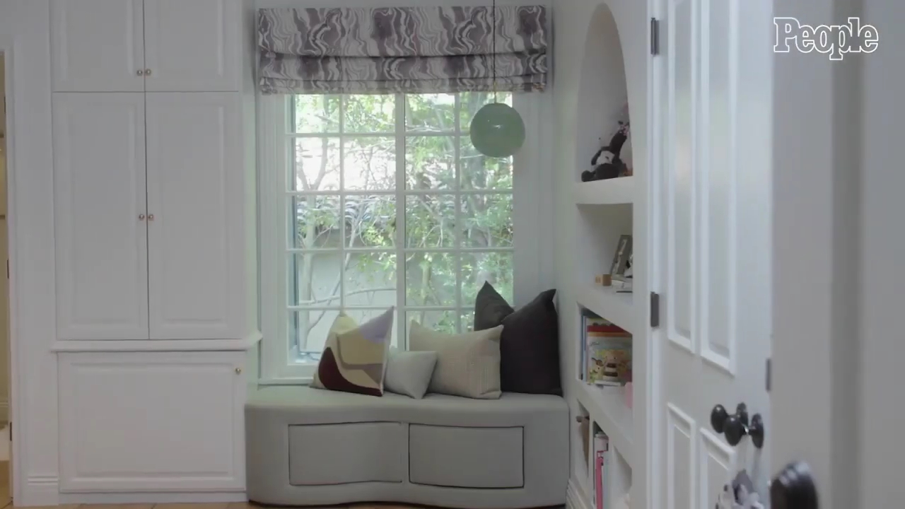 DailyDuff-dot-nl_2021PeopleMagazine-TouringMaesNursery0324.jpg