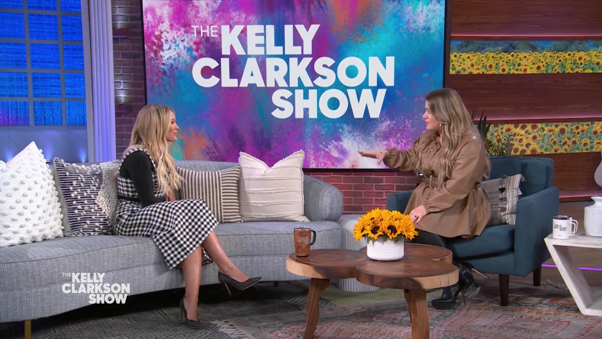 DailyDuff-dot-nl_2022TheKellyClarksonShow0068.jpg