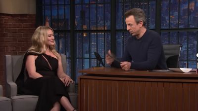 DailyDuff-dot-nl_2023LateNightwithSethMeyers0417.jpg