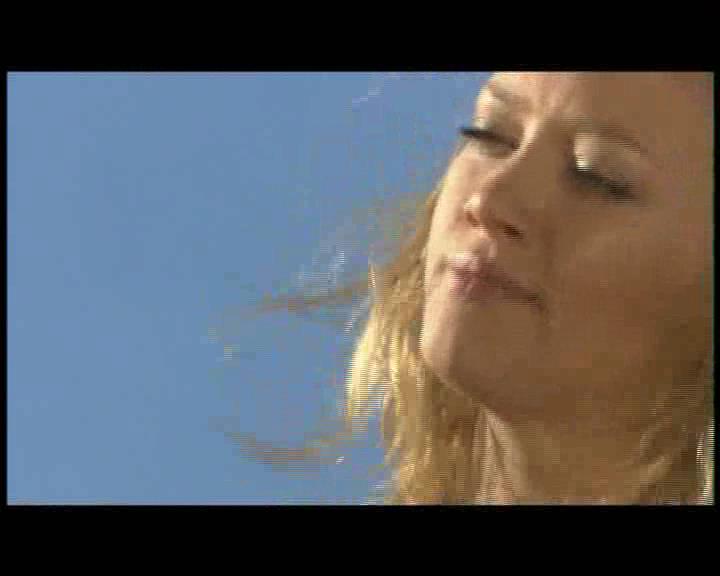 Dailyduff_dot_nl--AnywhereButHere00010.jpg Dailyduff_dot_nl--AnywhereButHere00010.jpg