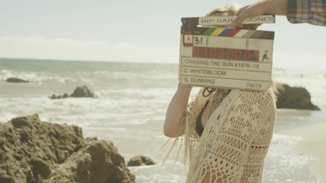 DailyDuff-dot-nl-ChasingTheSunBloopers0420.jpg DailyDuff-dot-nl-ChasingTheSunBloopers0420.jpg