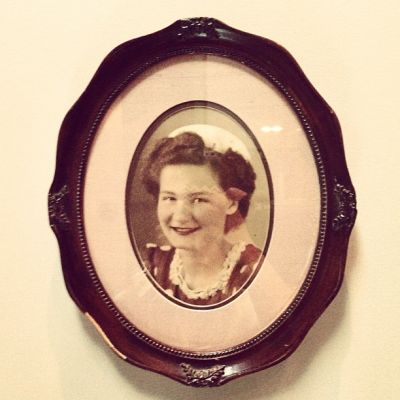 13 november: Hung such a pretty picture of my nanny when she was young today.... Miss her :( 💕

