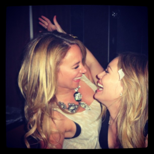 30 janauri: @haylieduff seester love ❤👯
 30 janauri: @haylieduff seester love ❤👯